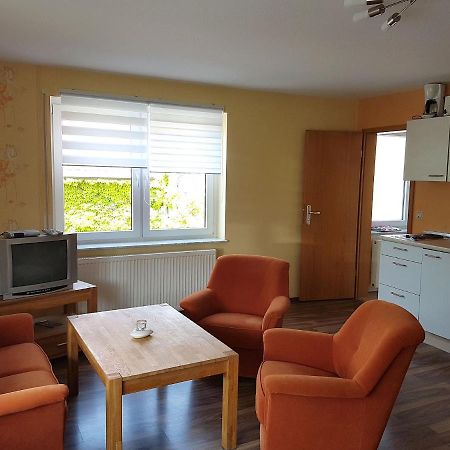 Monteurwohnungen Goeb - Nicht Fuer Urlaubsgaeste Geisa Exterior foto