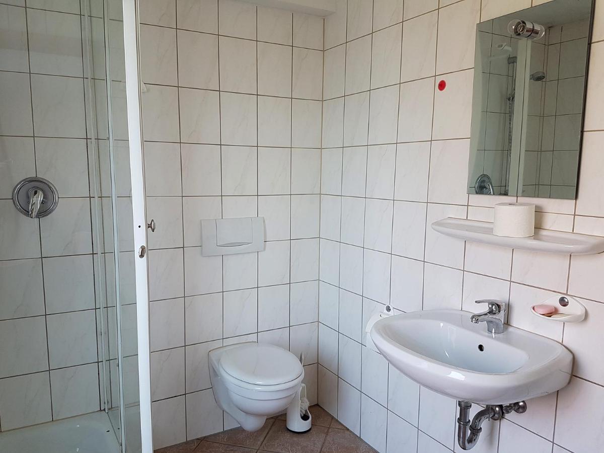 Monteurwohnungen Goeb - Nicht Fuer Urlaubsgaeste Geisa Exterior foto