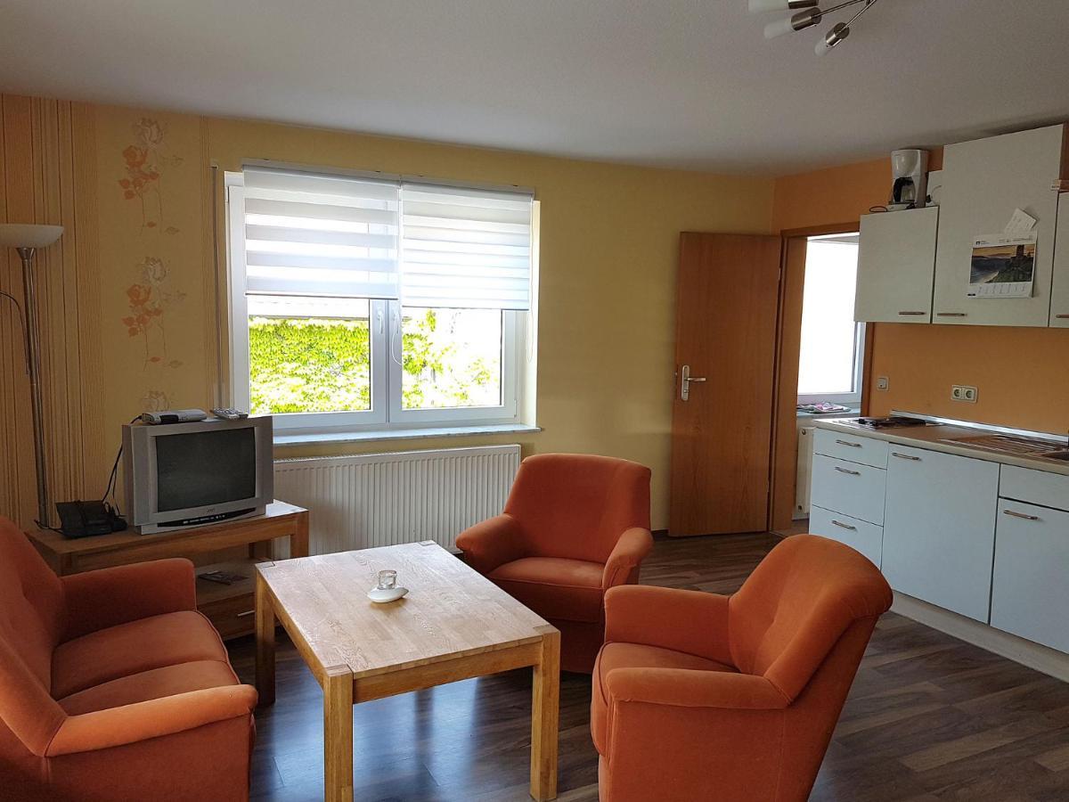 Monteurwohnungen Goeb - Nicht Fuer Urlaubsgaeste Geisa Exterior foto