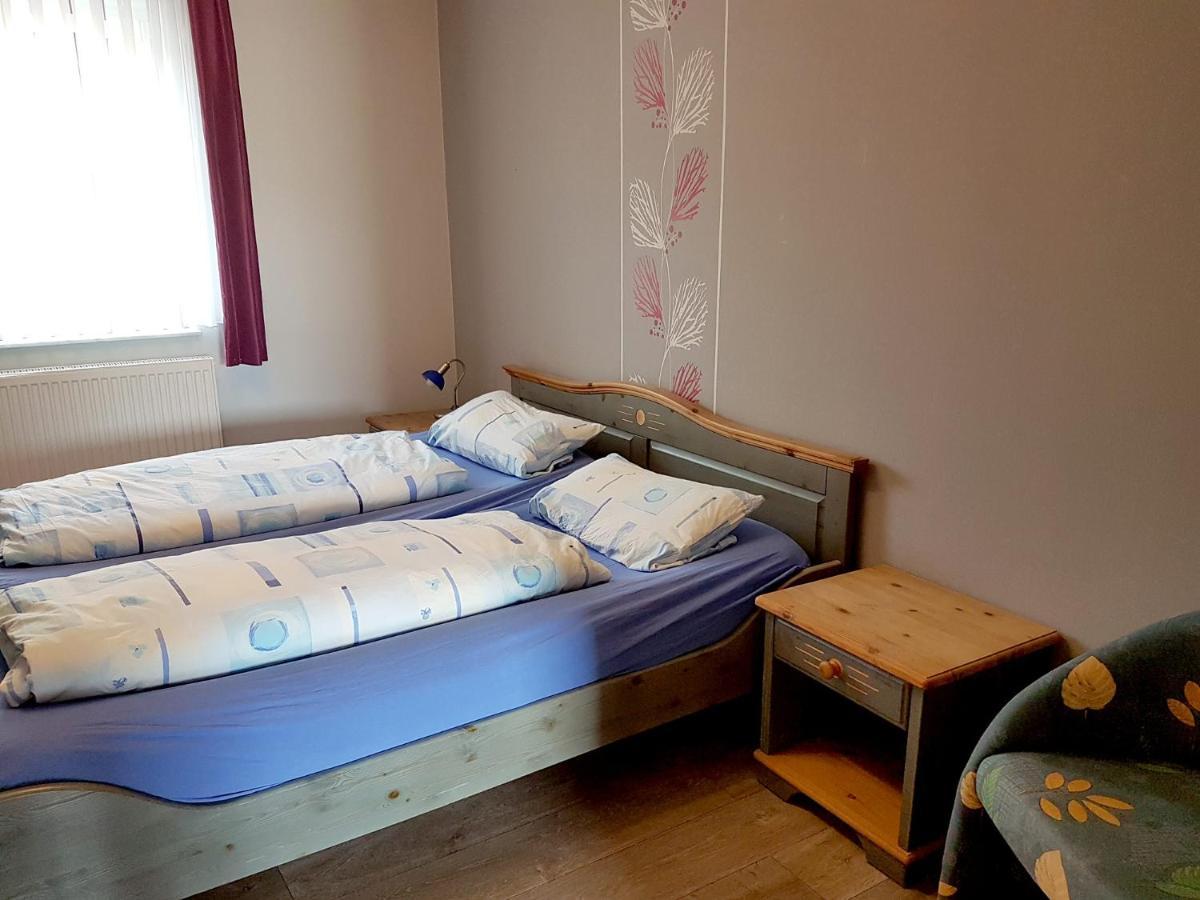 Monteurwohnungen Goeb - Nicht Fuer Urlaubsgaeste Geisa Exterior foto